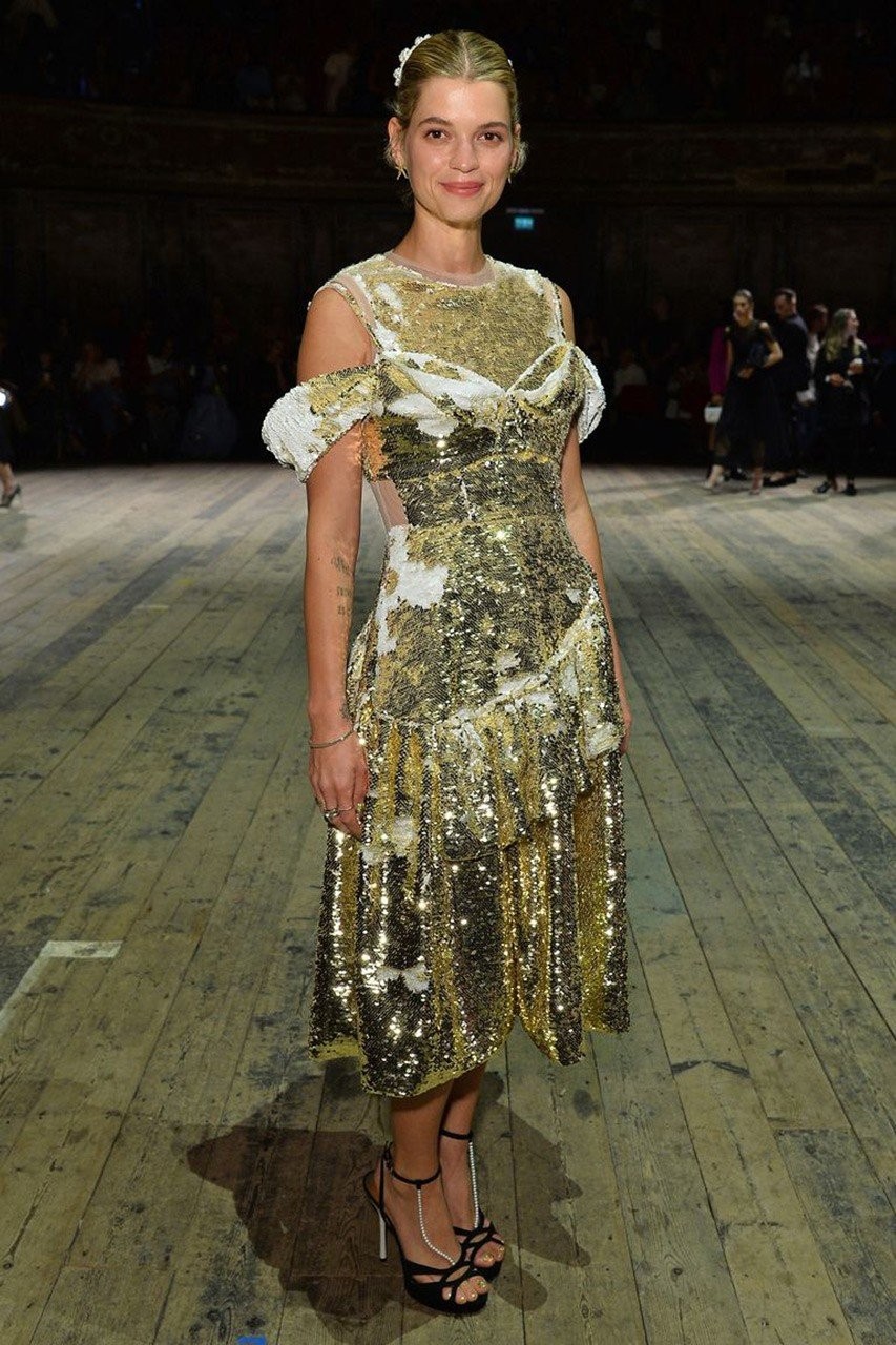 Front row report: Οι κυρίες που εντυπωσίασαν στο London fashion week- Φωτογραφία 16