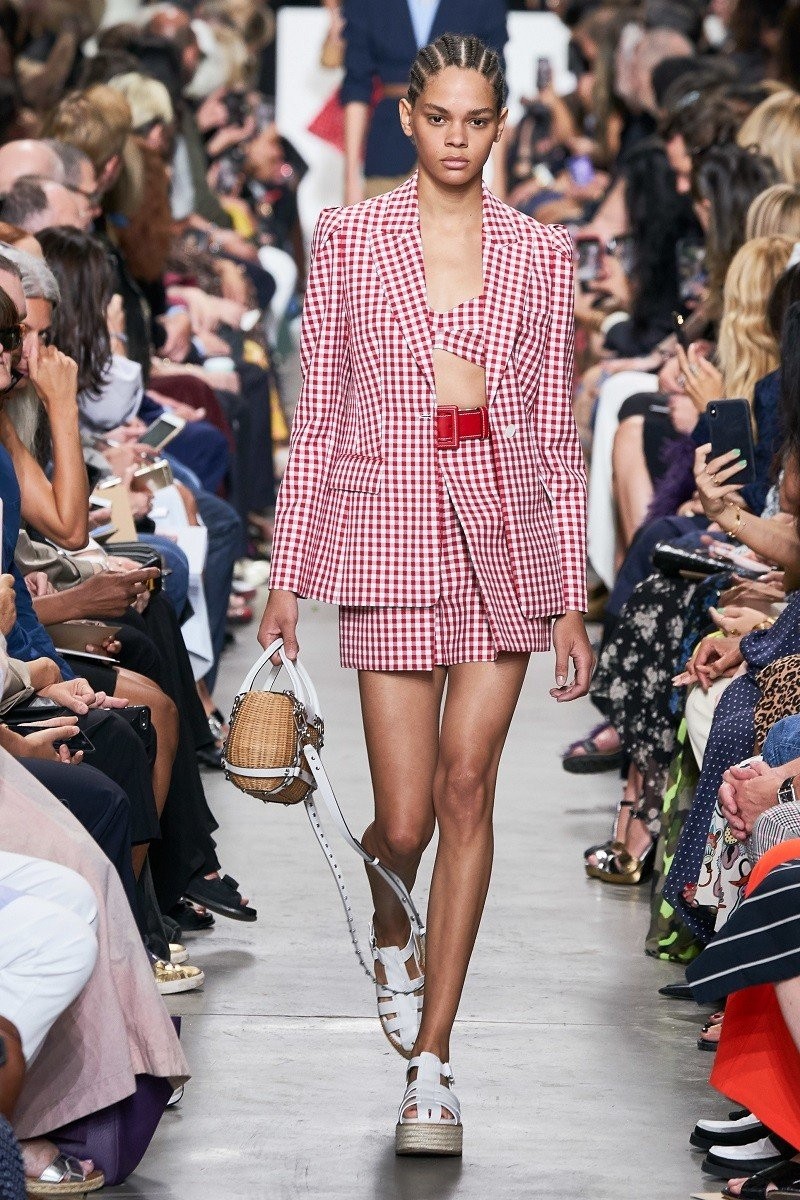 New York Fashion Week: Michael Kors και Marc Jacobs εντυπωσίασαν με τις δημιουργίες τους- Φωτογραφία 1