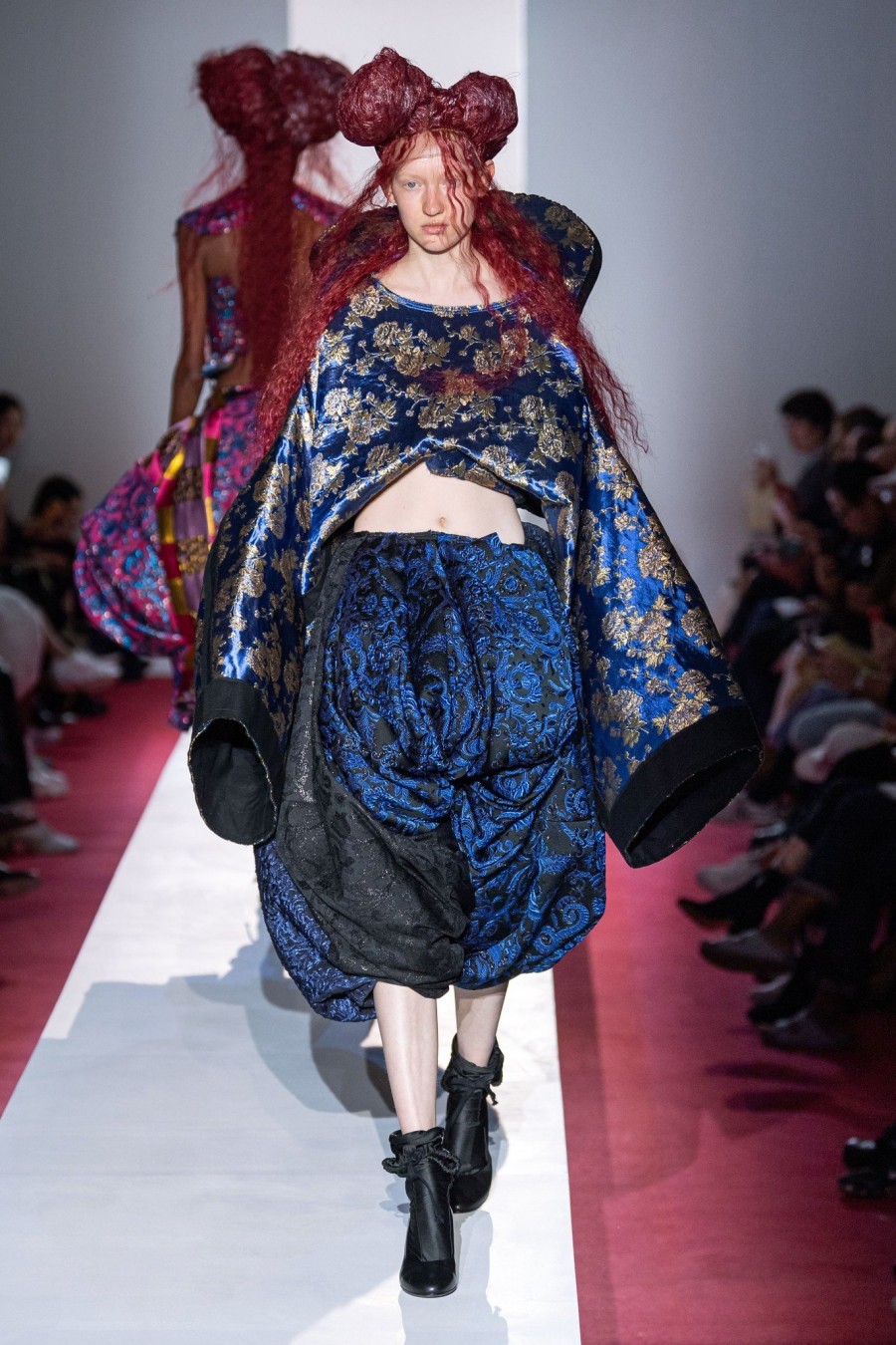 PFW News: Τα shows από το Παρίσι προσφέρουν το απόλυτο θέαμα μόδας- Φωτογραφία 30