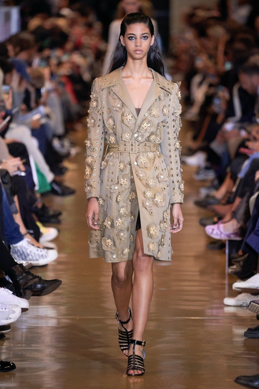 Η Εβδομάδα Μόδας στο Παρίσι είναι ένας ύμνος στον θηλυκό δυναμισμό- Φωτογραφία 10