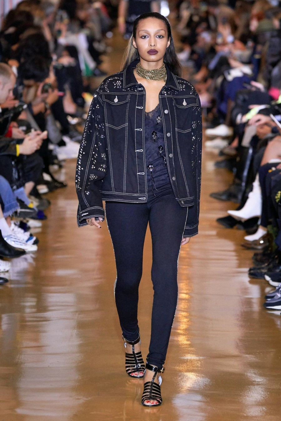 Η Εβδομάδα Μόδας στο Παρίσι είναι ένας ύμνος στον θηλυκό δυναμισμό- Φωτογραφία 12