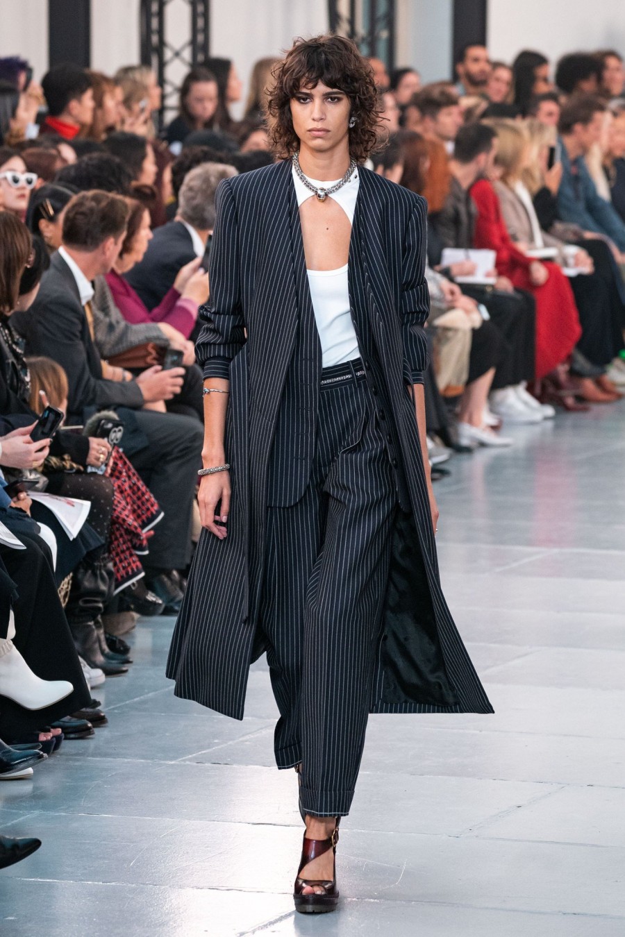 PFW: Οι αδερφές Hadid και τα supermodels της νέας γενιάς κατέκλυσαν τις πασαρέλες- Φωτογραφία 3