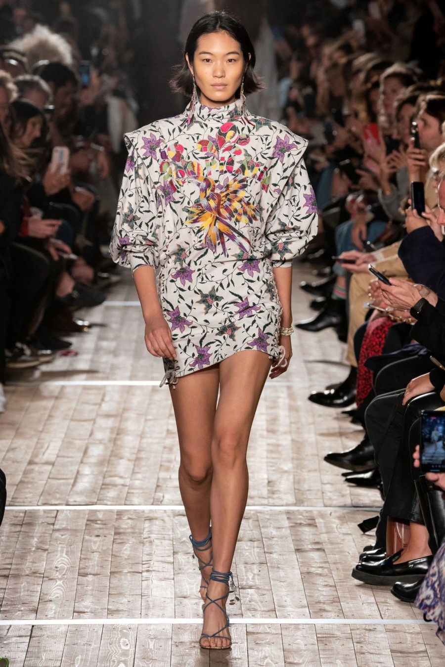 PFW: Οι αδερφές Hadid και τα supermodels της νέας γενιάς κατέκλυσαν τις πασαρέλες- Φωτογραφία 15