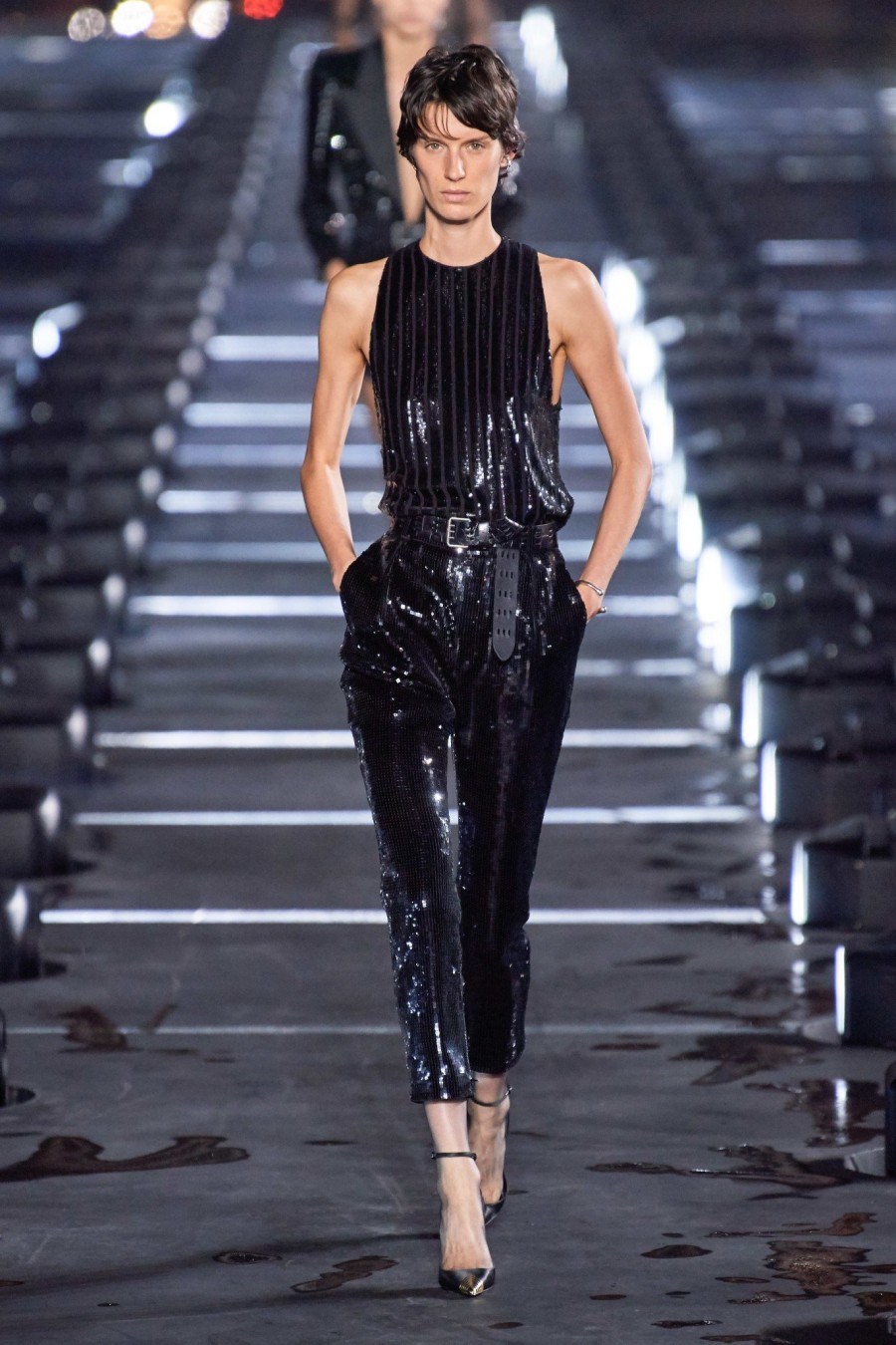 Η Εβδομάδα Μόδας στο Παρίσι είναι ένας ύμνος στον θηλυκό δυναμισμό- Φωτογραφία 17