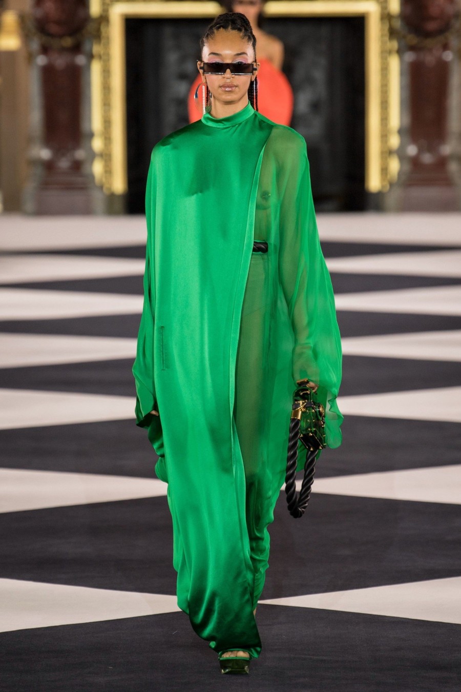 PFW News: Τα shows από το Παρίσι προσφέρουν το απόλυτο θέαμα μόδας- Φωτογραφία 4