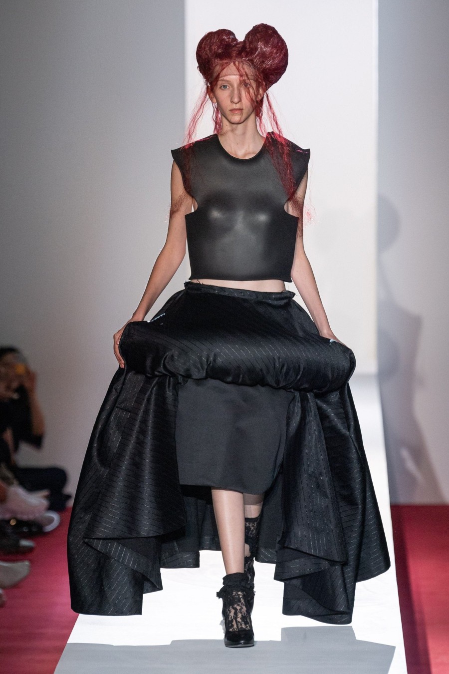 PFW News: Τα shows από το Παρίσι προσφέρουν το απόλυτο θέαμα μόδας- Φωτογραφία 32