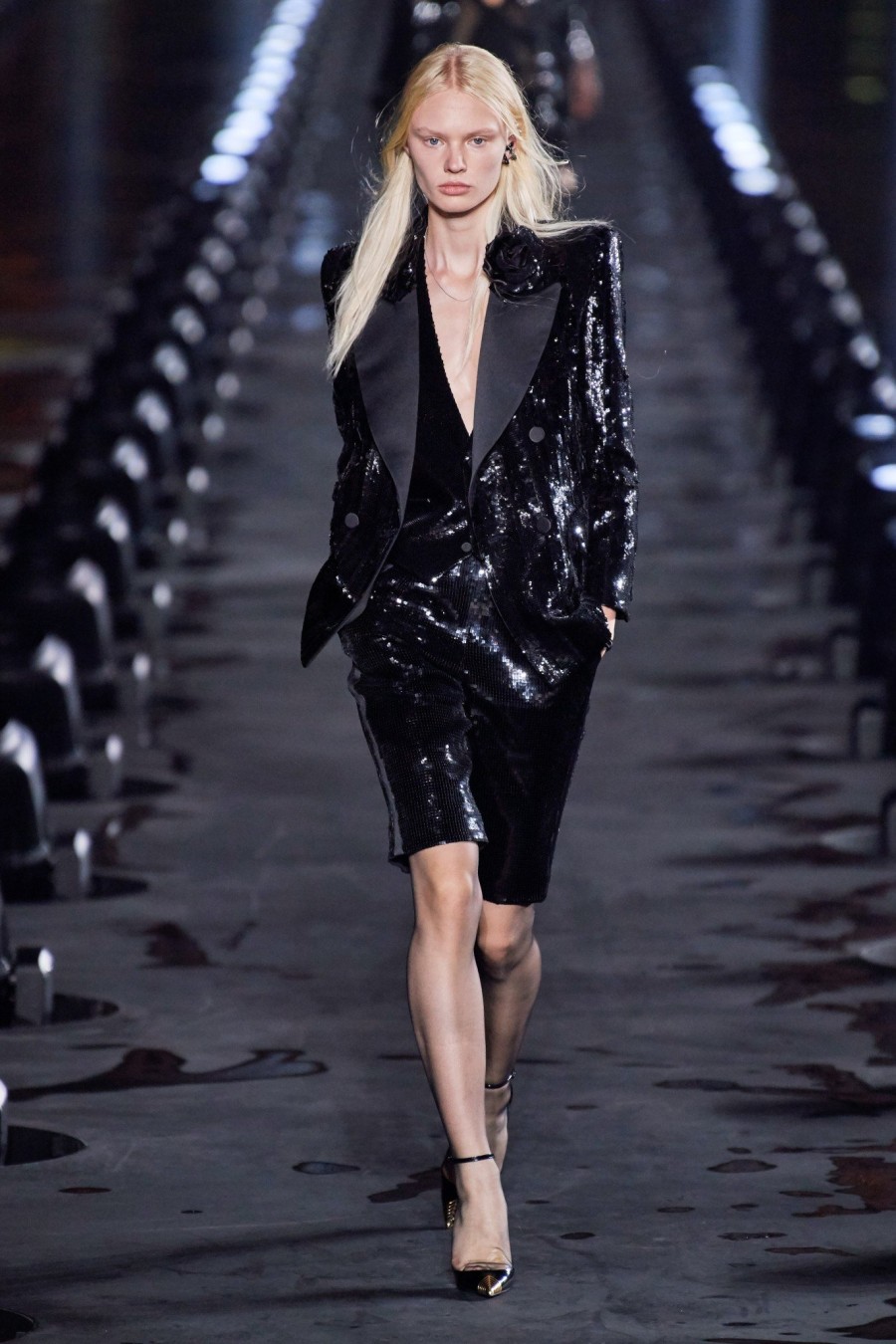 Η Εβδομάδα Μόδας στο Παρίσι είναι ένας ύμνος στον θηλυκό δυναμισμό- Φωτογραφία 14