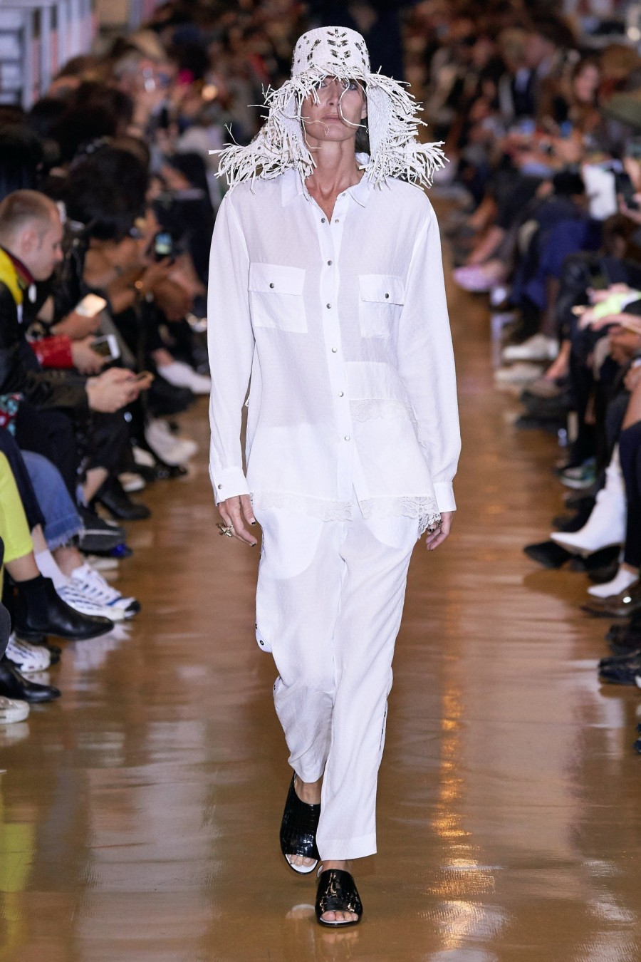 Η Εβδομάδα Μόδας στο Παρίσι είναι ένας ύμνος στον θηλυκό δυναμισμό- Φωτογραφία 7