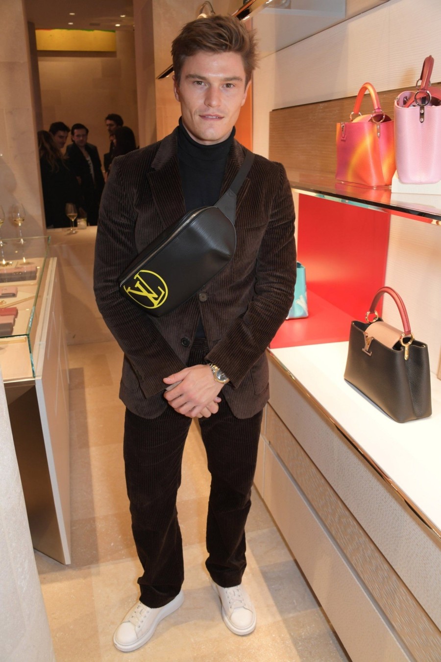 Η φοβερή Kylie Minogue και πολλοί ακόμη stars στο πάρτι της Louis Vuitton στο Λονδίνο- Φωτογραφία 2