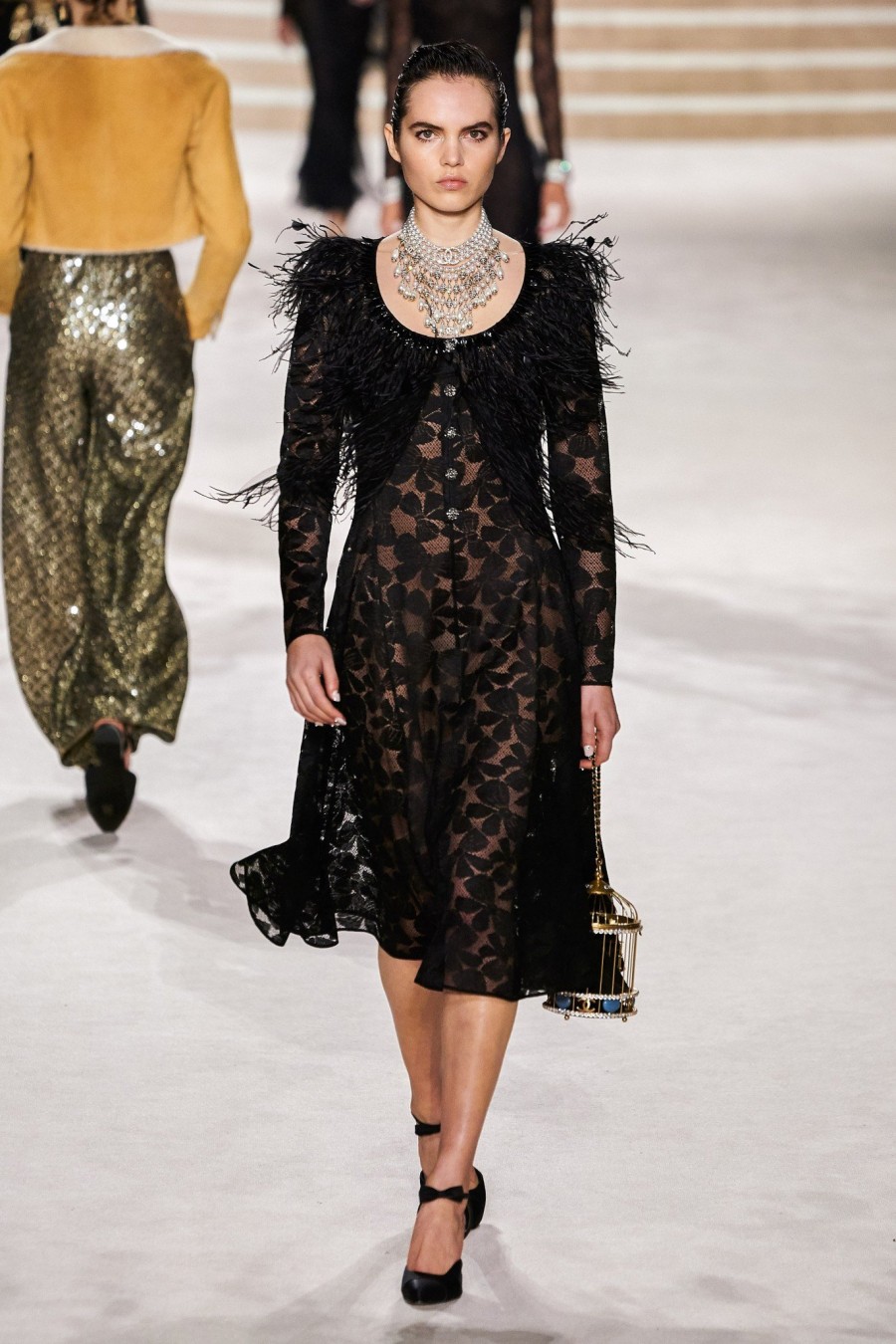 Chanel Pre Fall 2020: Το πρώτο Métiers d’Art show της Virginie Viard επέστρεψε στο Παρίσι - Φωτογραφία 9