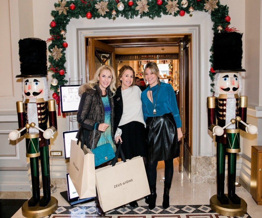 Στο Zeus+Δione Xmas Party στο GB Corner Gifts and Flavors Store- Φωτογραφία 3