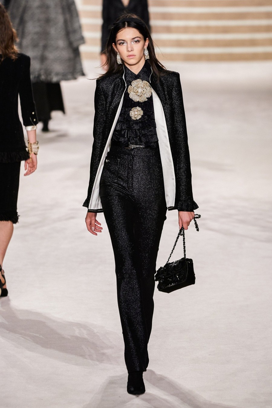 Chanel Pre Fall 2020: Το πρώτο Métiers d’Art show της Virginie Viard επέστρεψε στο Παρίσι - Φωτογραφία 5