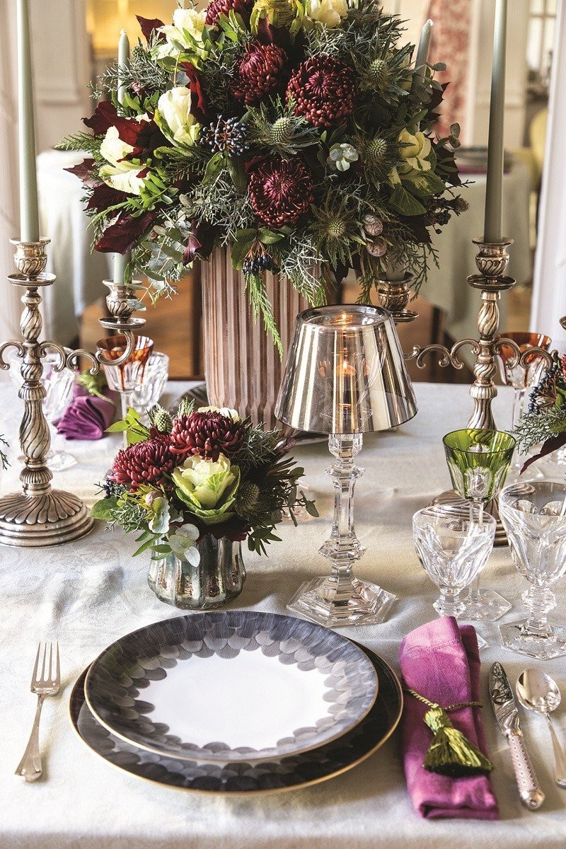 H σχεδιάστρια μόδας Εύη Καρατζά μας υποδέχεται στο καινούριο και υπέροχο νεοκλασικό σπίτι της, στην Πλάκα- Φωτογραφία 4