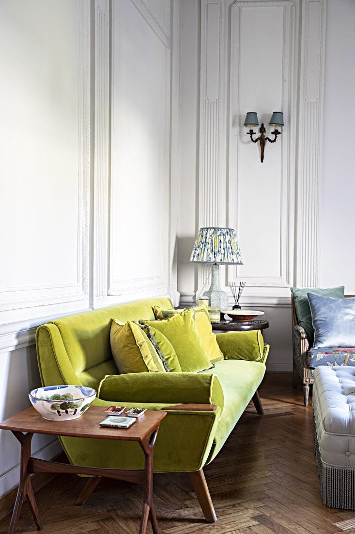 H σχεδιάστρια μόδας Εύη Καρατζά μας υποδέχεται στο καινούριο και υπέροχο νεοκλασικό σπίτι της, στην Πλάκα- Φωτογραφία 7