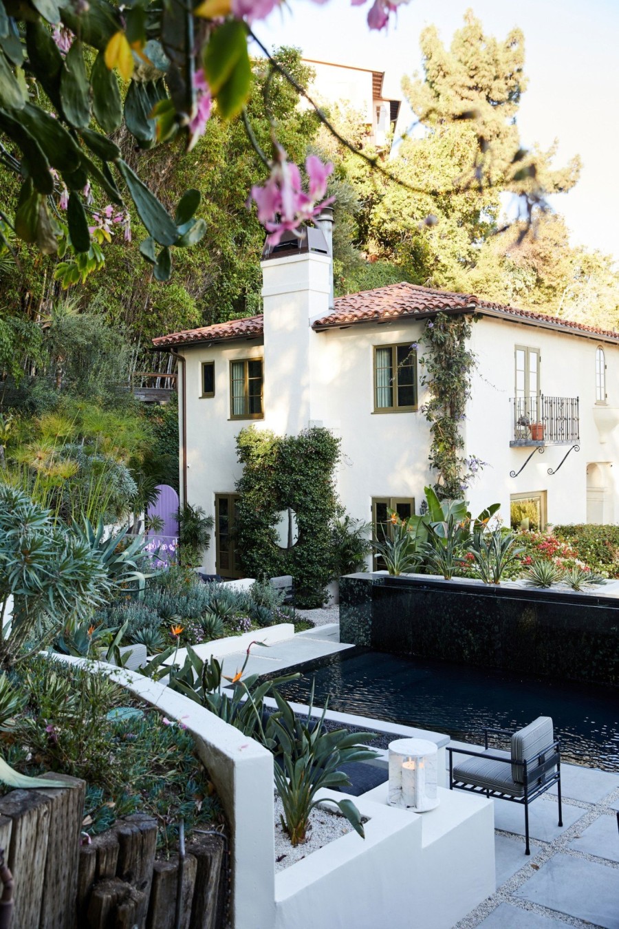Ένα ισπανικό θέρετρο εξαιρετικής αισθητικής στο Los Angeles - Φωτογραφία 2
