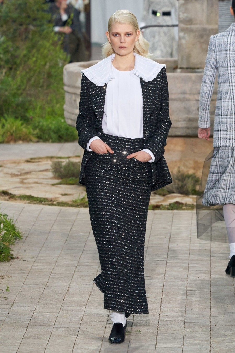 Paris Haute Couture Report: Εντυπωσίασαν Chanel και Giambattista Valli με τις τελευταίες συλλογές τους - Φωτογραφία 10
