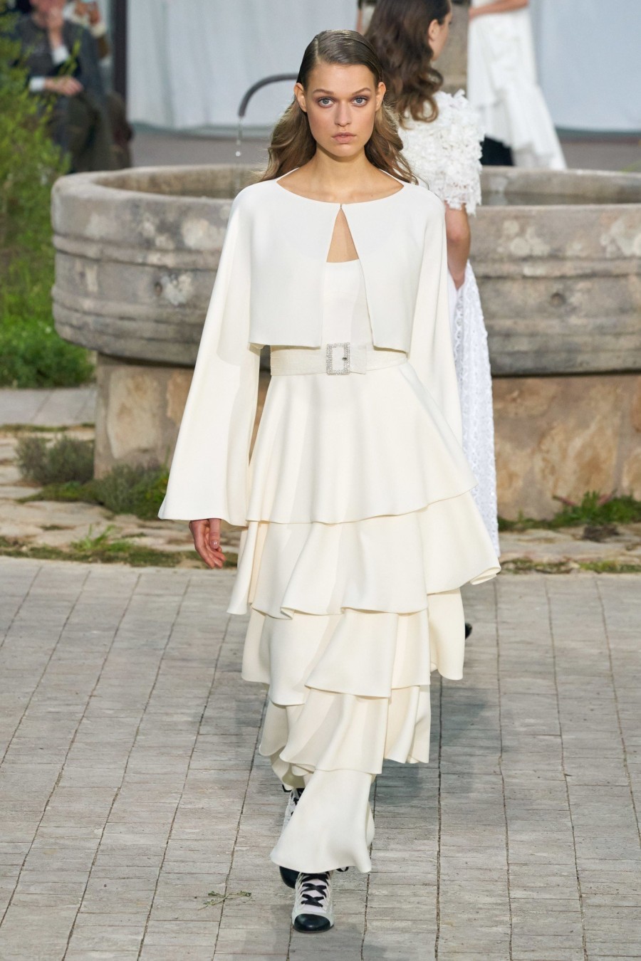 Paris Haute Couture Report: Εντυπωσίασαν Chanel και Giambattista Valli με τις τελευταίες συλλογές τους - Φωτογραφία 12