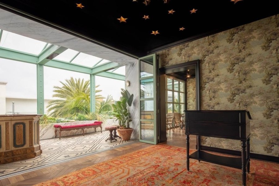 Περιηγηθείτε στο νέο extravagant εστιατόριο του οίκου Gucci στο Los Angeles - Φωτογραφία 3