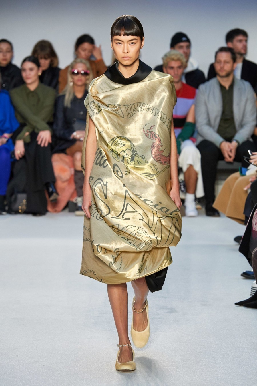 London Fashion Week: Έριξε αυλαία με τον οίκο Burberry να μονοπωλεί το ενδιαφέρον του front row - Φωτογραφία 5