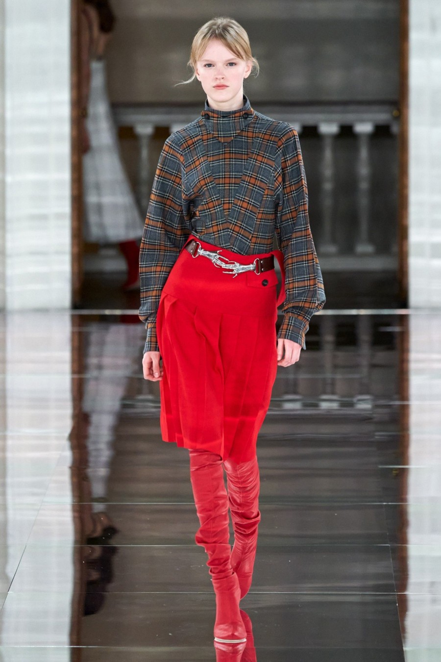 London Fashion Week: Εντυπωσίασαν Victoria Beckham και Richard Quinn με τα κομψά και ανατρεπτικά shows τους - Φωτογραφία 2