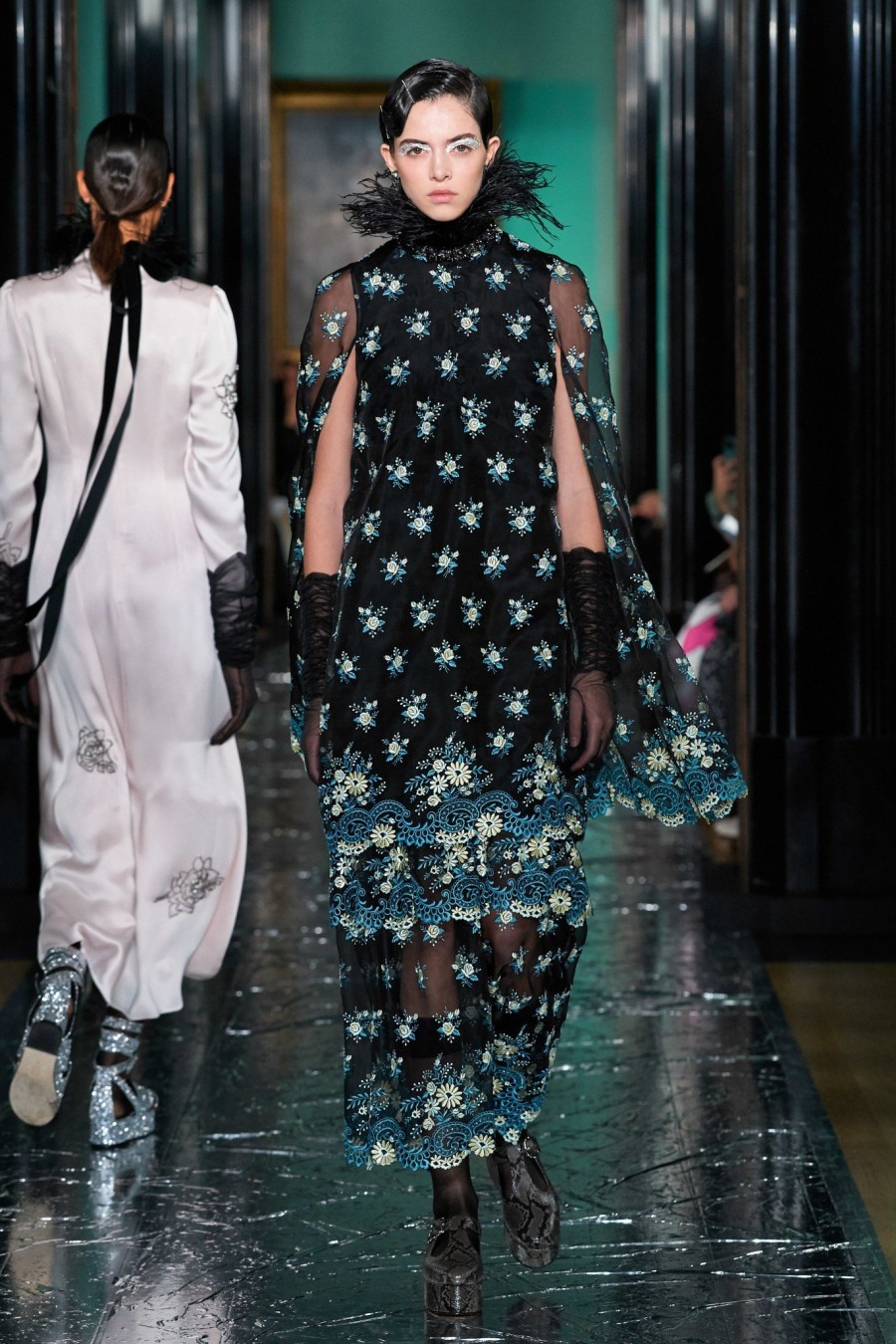 London Fashion Week: Έριξε αυλαία με τον οίκο Burberry να μονοπωλεί το ενδιαφέρον του front row - Φωτογραφία 7