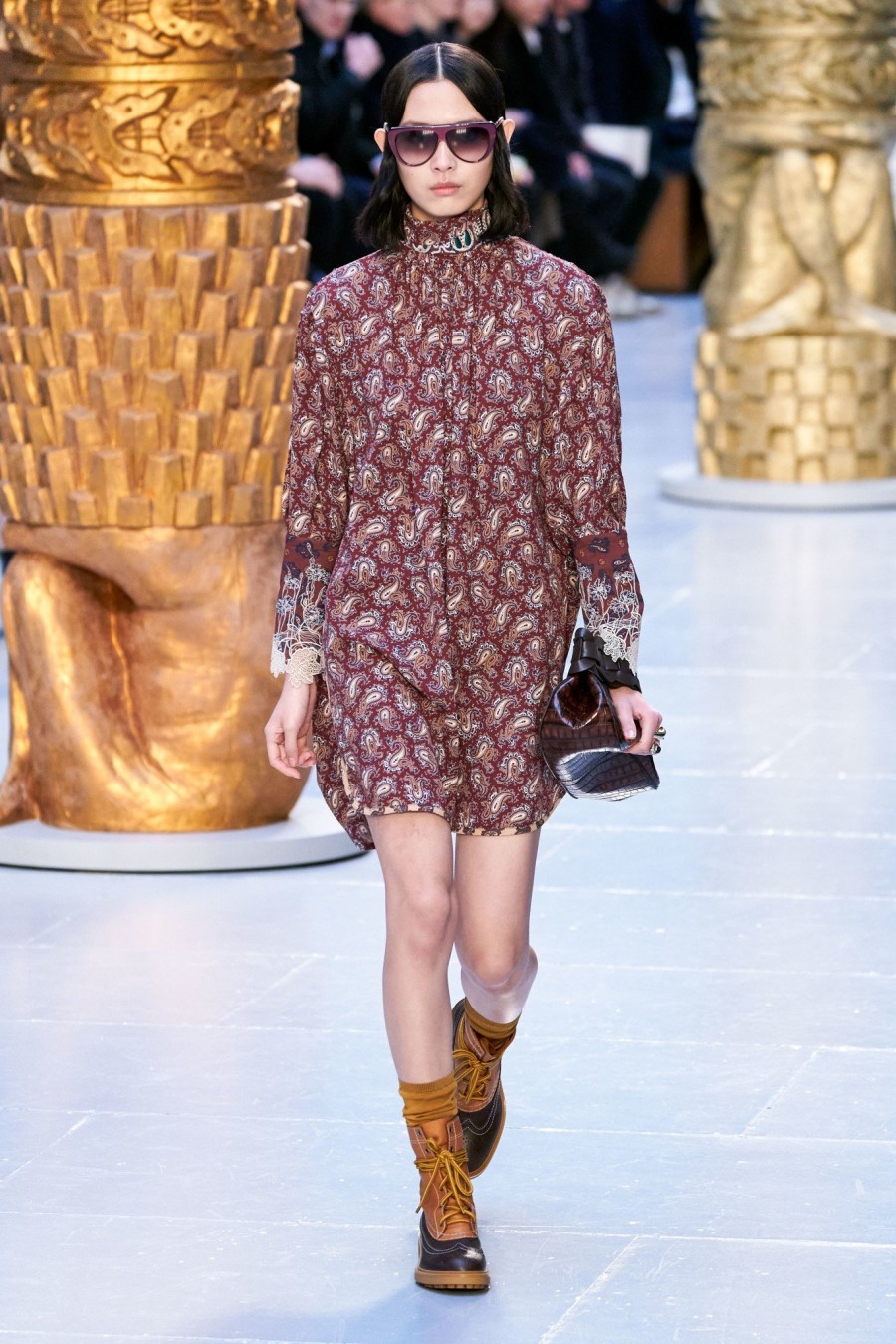 PFW: Οι οίκοι Lanvin, Chloé & Maison Margiela αναδεικνύουν νέες εικόνες κομψότητας και καλλιτεχνικής ανησυχίας - Φωτογραφία 3