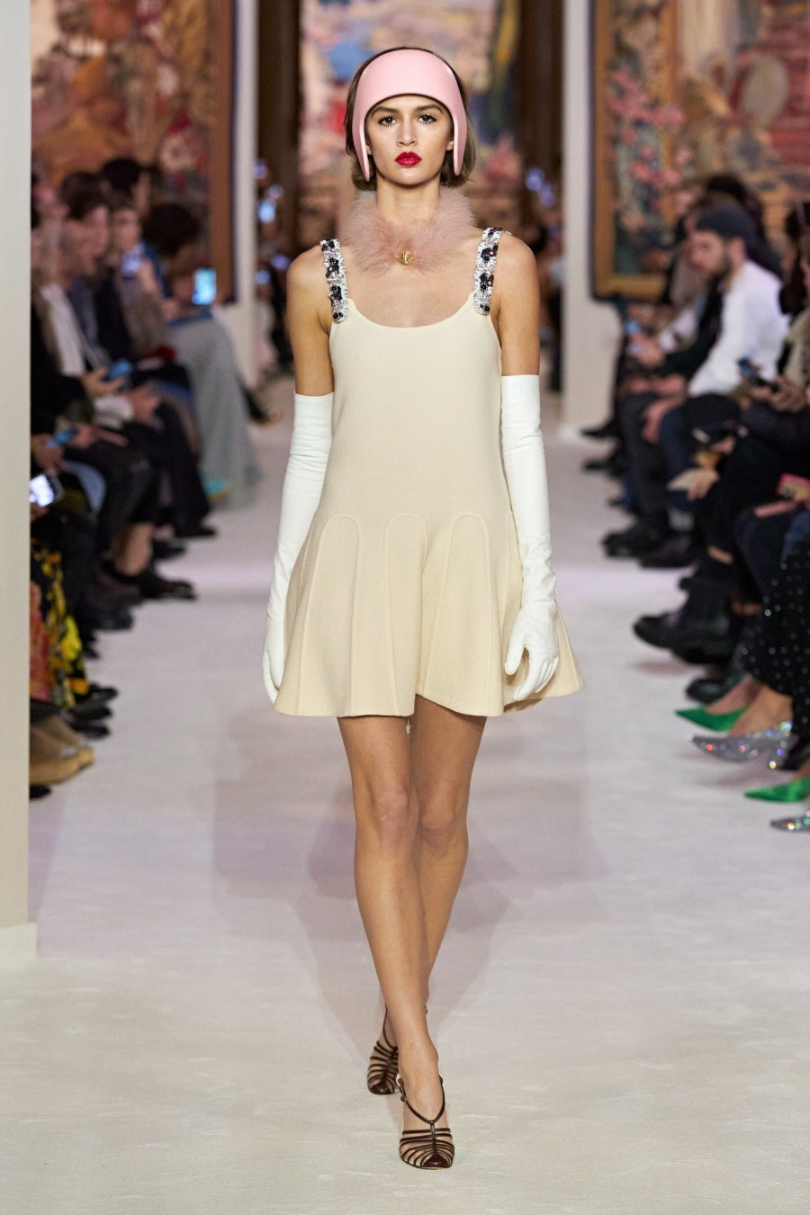 PFW: Οι οίκοι Lanvin, Chloé & Maison Margiela αναδεικνύουν νέες εικόνες κομψότητας και καλλιτεχνικής ανησυχίας - Φωτογραφία 5