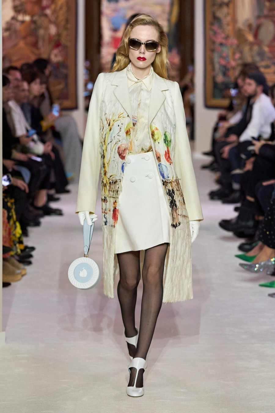 PFW: Οι οίκοι Lanvin, Chloé & Maison Margiela αναδεικνύουν νέες εικόνες κομψότητας και καλλιτεχνικής ανησυχίας - Φωτογραφία 6