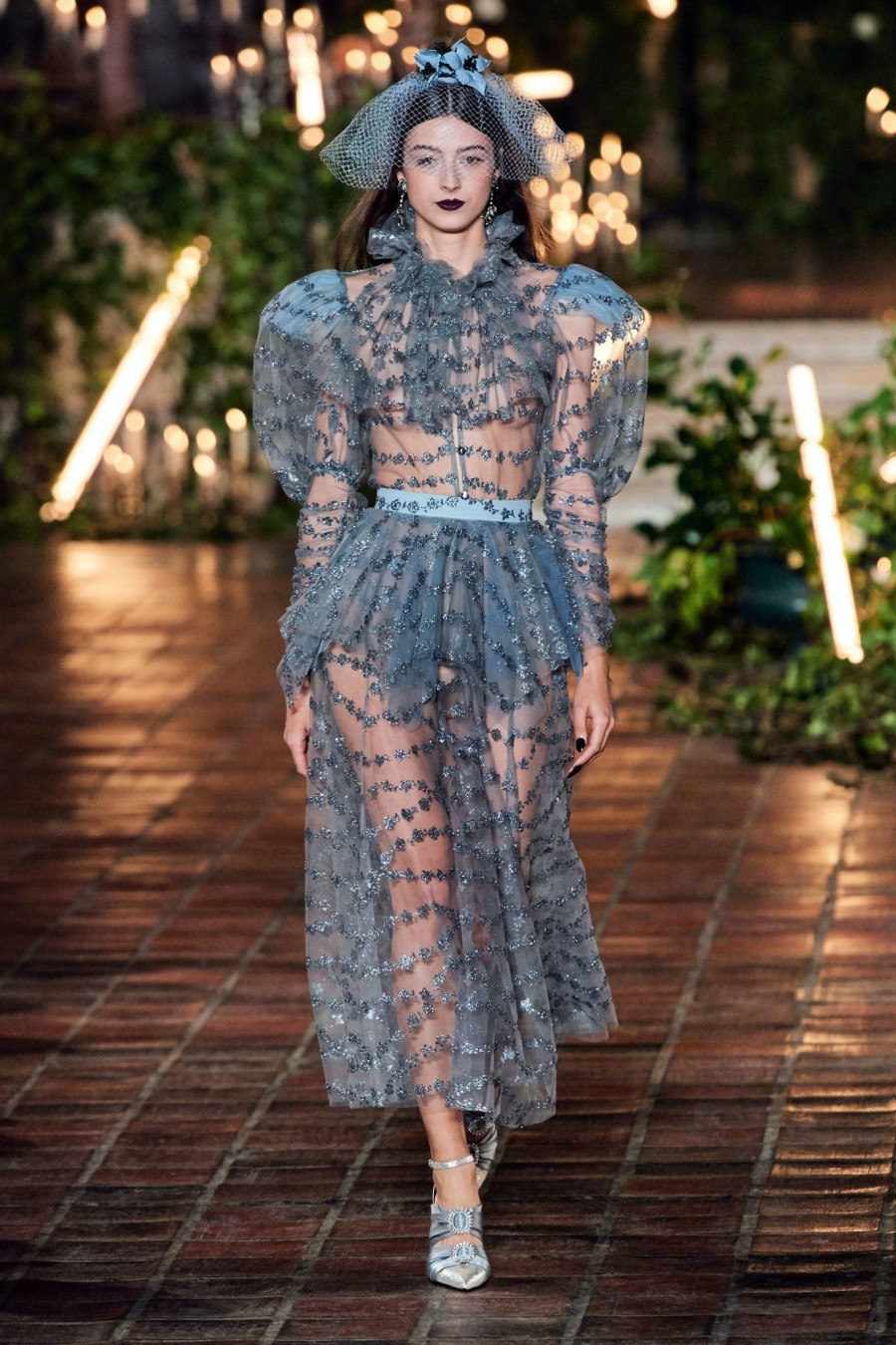 NYFW: Η εμφάνιση-έκπληξη της Miley Cyrus στο show του Marc Jacobs και όλα τα τελευταία νέα της Εβδομάδας Μόδας - Φωτογραφία 7