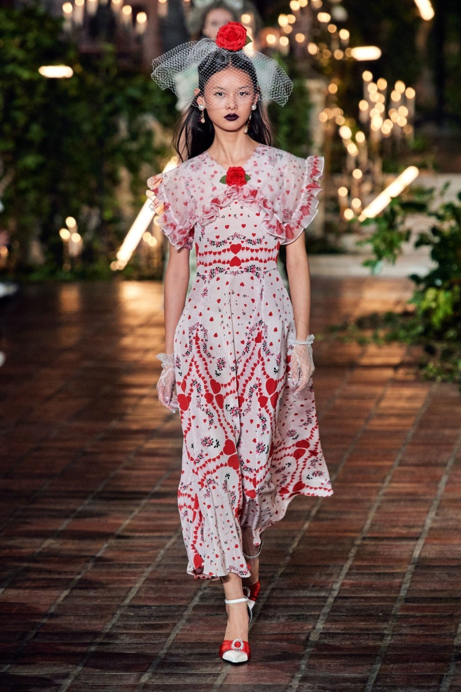 NYFW: Η εμφάνιση-έκπληξη της Miley Cyrus στο show του Marc Jacobs και όλα τα τελευταία νέα της Εβδομάδας Μόδας - Φωτογραφία 8