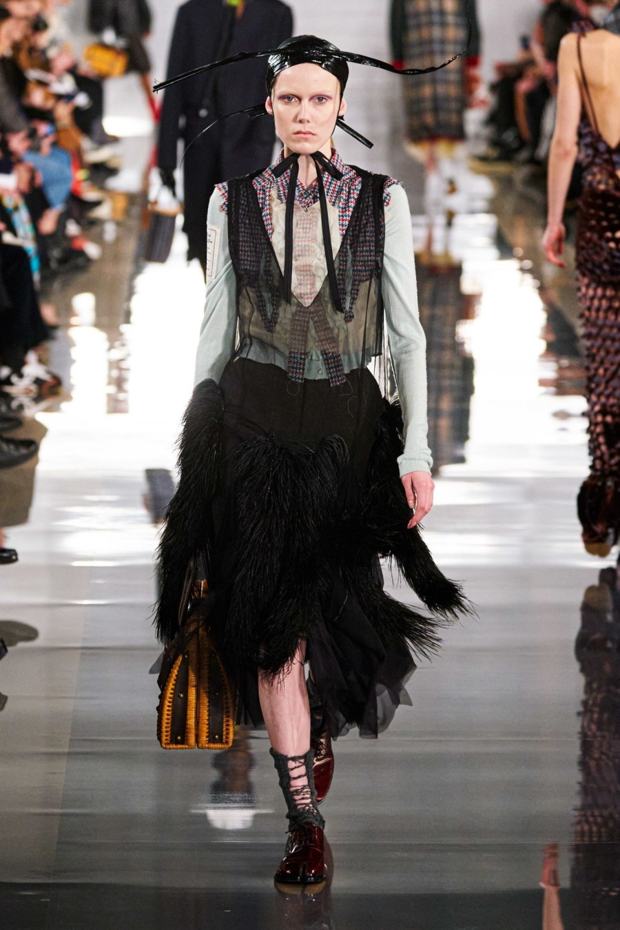 PFW: Οι οίκοι Lanvin, Chloé & Maison Margiela αναδεικνύουν νέες εικόνες κομψότητας και καλλιτεχνικής ανησυχίας - Φωτογραφία 8