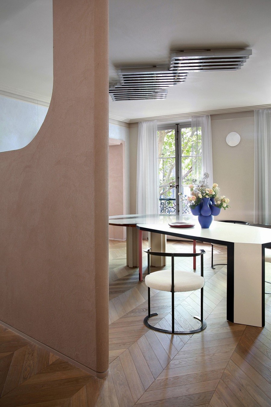 Ένα art διαμέρισμα στο Παρίσι με θέα στην εκκλησία Saint Sulpice - Φωτογραφία 2