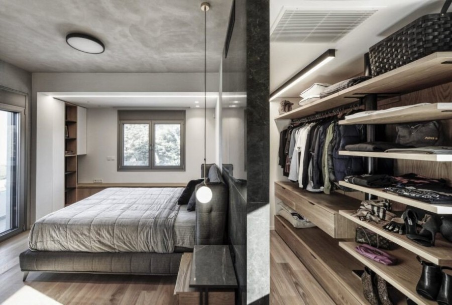 Mια αφαιρετική κατοικία που συνδυάζει τις ζεστές με τις ψυχρές αποχρώσεις- Φωτογραφία 10