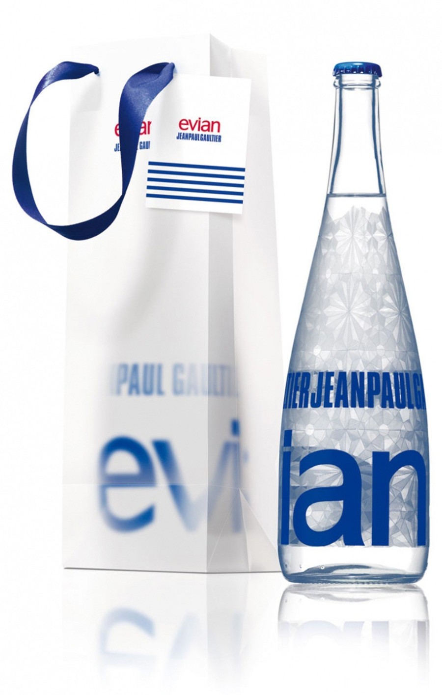 Η Chiara Ferragni σχεδιάζει για την Evian - Φωτογραφία 9