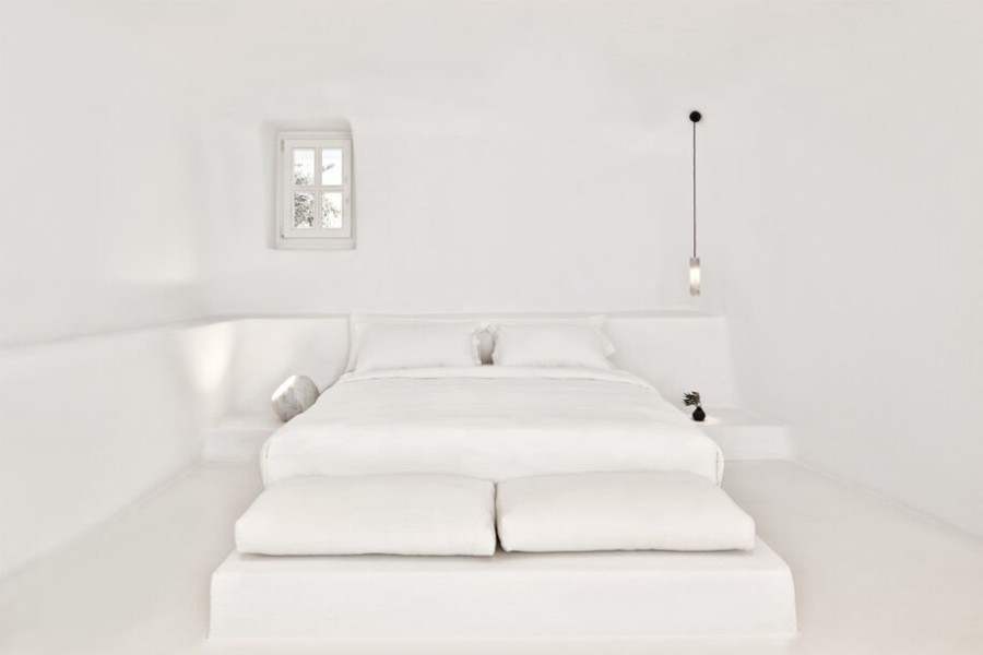 Στο μέτωπο της καλντέρας η υπόσκαφη Villa Charissa «ανοίγεται» με μαεστρία στο Αιγαίο- Φωτογραφία 5