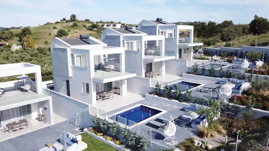Μια ματιά σε έναν ιδιωτικό παράδεισο στην παραλία της Φούρκας στην Κασσάνδρα Χαλκιδικής που θα σας μαγέψει- Φωτογραφία 1