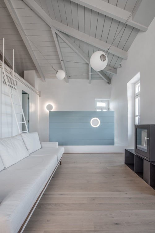 Περιηγηθείτε σε ένα farmhouse στα Κύθηρα που θα σας μαγέψει με την εξεζητημένη αρχιτεκτονική του - Φωτογραφία 3