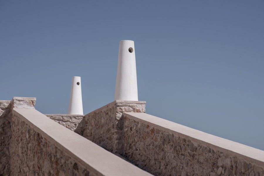 Περιηγηθείτε σε ένα farmhouse στα Κύθηρα που θα σας μαγέψει με την εξεζητημένη αρχιτεκτονική του - Φωτογραφία 4