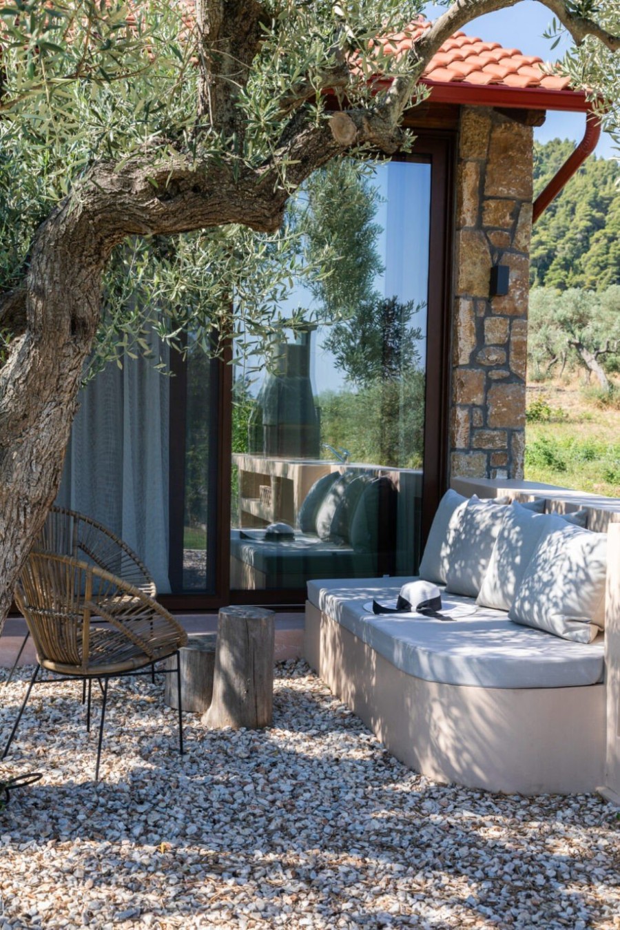 Δύο πανέμορφες boutique βίλες στη Βουρβουρού Χαλκιδικής που σέβονται την αρχιτεκτονική παράδοση του τόπου- Φωτογραφία 6