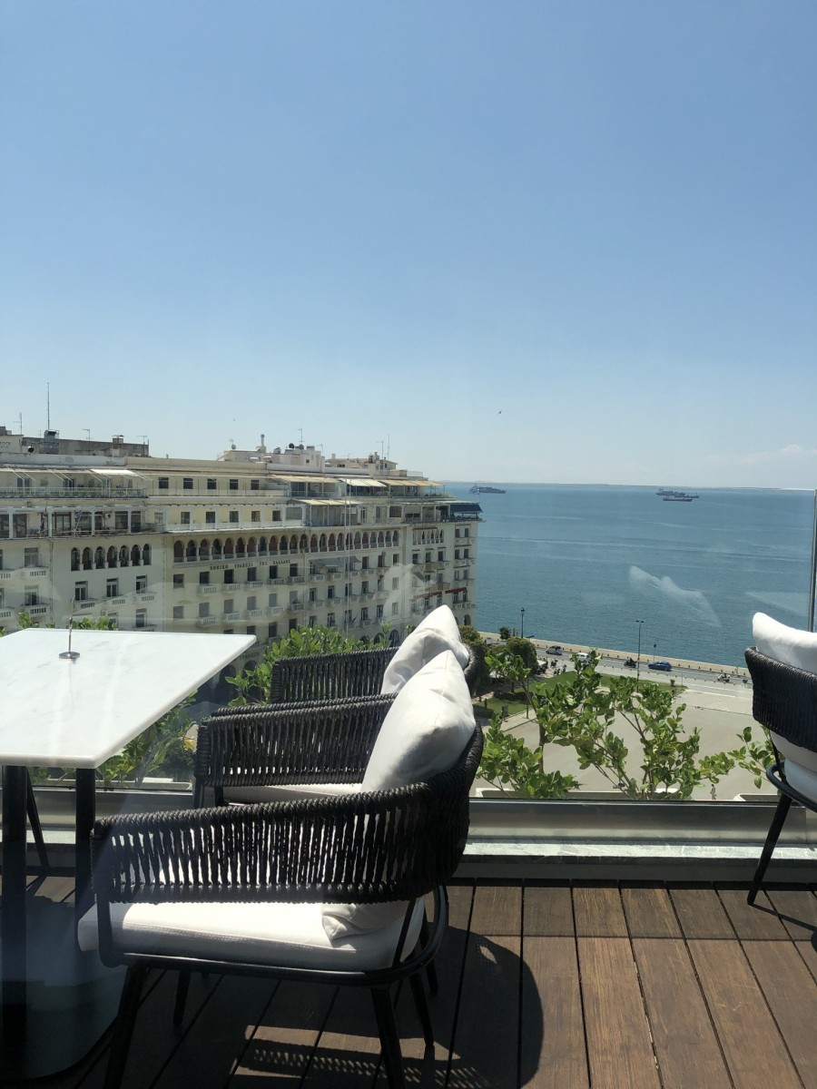 Οι αποκλειστικές εικόνες της εντυπωσιακής ανακαίνισης του διαχρονικότερου ξενοδοχείου της Θεσσαλονίκης - Φωτογραφία 1