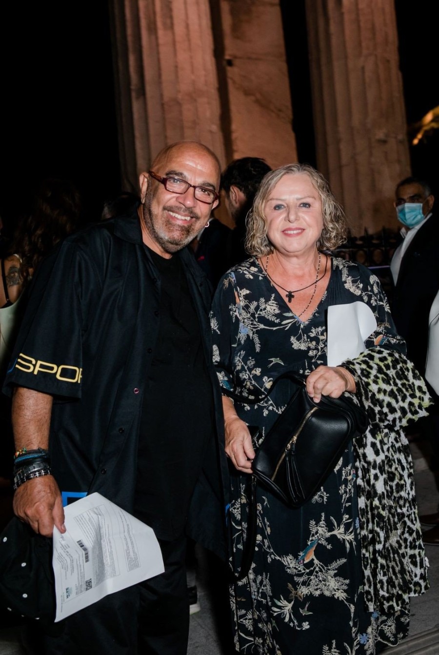 H μοναδική συναυλία του Μίνωα Μάτσα «Ο κόσμος μόνο όταν τον μοιράζεσαι υπάρχει» γέμισε μελωδία τη Ρωμαϊκή Αγορά- Φωτογραφία 17