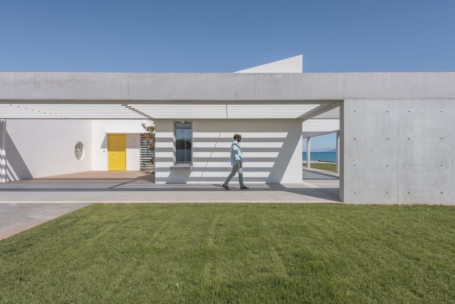 Το μοντερνιστικό beach house Neratza στην Πελοπόννησο είναι ό,τι πιο όμορφο θα δείτε σήμερα- Φωτογραφία 6