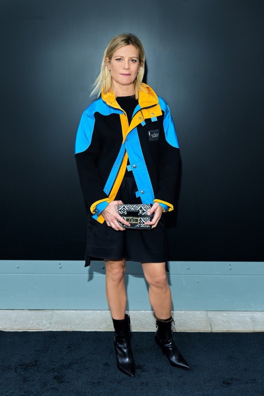 Οι οίκοι Louis Vuitton & Chanel έφεραν καλλιτεχνικό αέρα και Nouvelle Vague αισθητική στην τελευταία ημέρα της Εβδομάδας Μόδας στο Παρίσι - Φωτογραφία 6