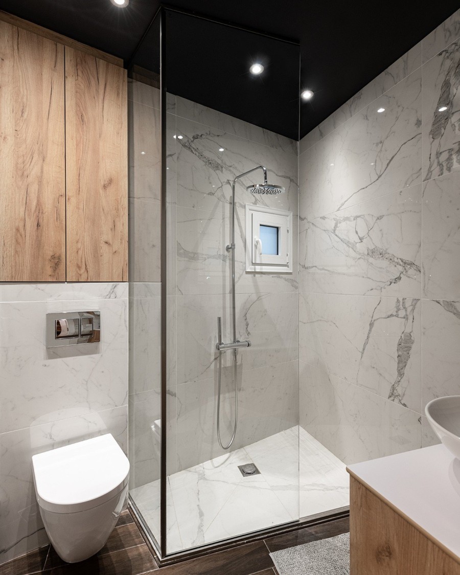 Ηouse in the hills: Ένα διαμέρισμα στη Θεσσαλονίκη με ειδικές κατασκευές και κυρίαρχο υλικό το ξύλο - Φωτογραφία 3