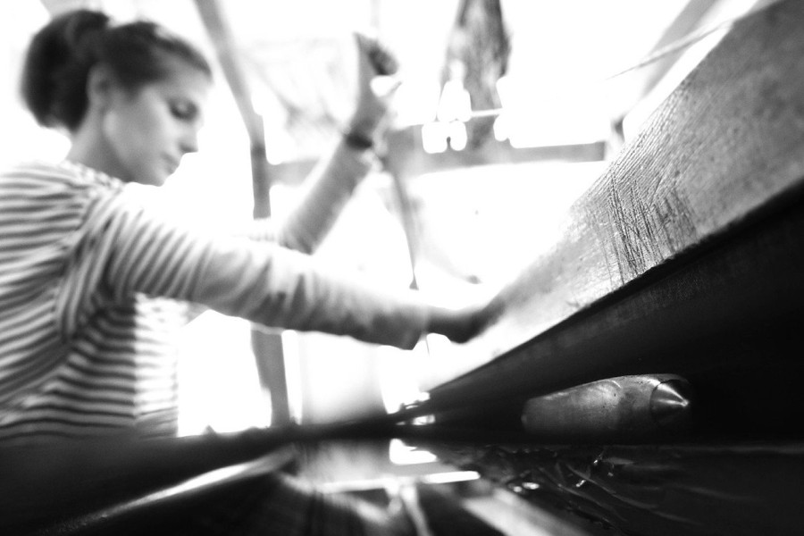 Δύο νέοι δημιουργοί αναβιώνουν την παραδοσιακή τέχνη της υφαντικής- Φωτογραφία 2