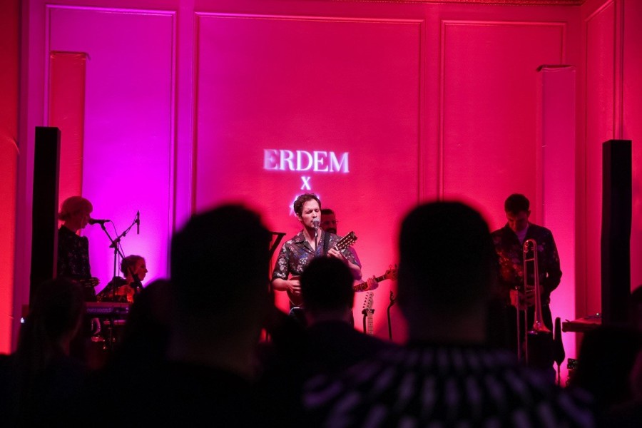 To exclusive fashion party Erdem x HM στην Αθήνα - Φωτογραφία 1