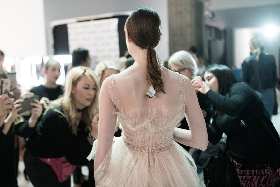 Στο backstage του couture show των Mi-Ro - Φωτογραφία 12