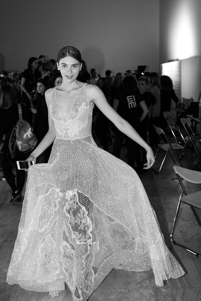 Στο backstage του couture show των Mi-Ro - Φωτογραφία 13