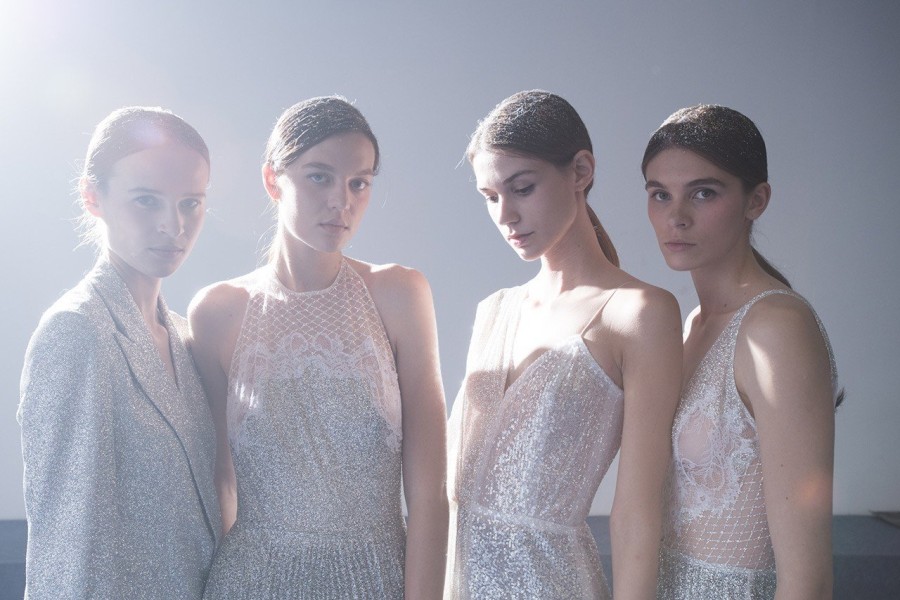 Στο backstage του couture show των Mi-Ro - Φωτογραφία 1