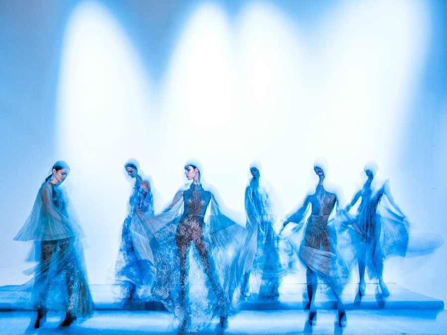 Στο backstage του couture show των Mi-Ro - Φωτογραφία 19